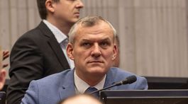 hlasovanie o vyslovenĂ­ nedĂ´very, parlament,