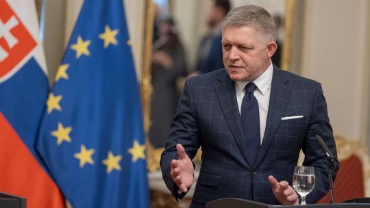 Poškodený vládny špeciál ostáva dočasne v Bruseli. Ako sa Fico vráti na Slovensko?