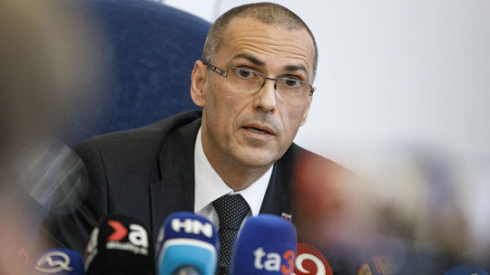 Škodlivý a vecne nenáležitý, generálny prokurátor Žilinka ostro kritizuje prílepok k trestnej novele