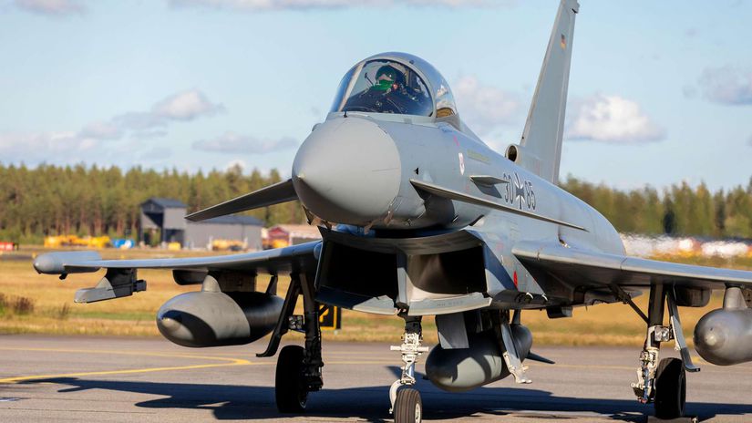 Eurofighter v nemeckej kamufláži.
