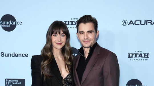 Manželia Alison Brie a Dave Franco spoločne na...