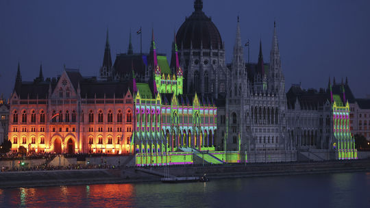 Prvé varovanie Orbánovi za „trestanie“ Budapešti: Na 10 minút sa zastavila MHD