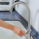 voda, kvapkajúci kohútik, šetrenie vody, úspora