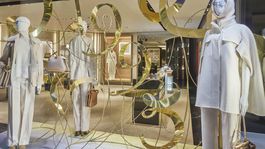 Výzdoba butiku Fendi v Londýne, ktorá akcentuje...