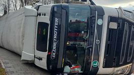 prevrátený kamión, autonehoda