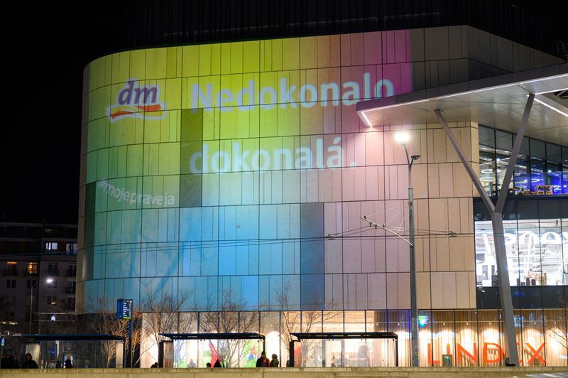 Projekcia ku kampani mojepraveja na stene...