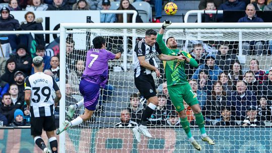 Newcastle s Dúbravkom v bráne prehral. Hrdinom lídra z Liverpoolu Egypťan Salah