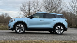 Ford Explorer Premium Max 79 (2025)