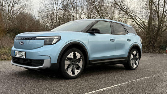 Ford Explorer Premium Max 79 (2025)