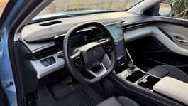 Ford Explorer Premium Max 79 (2025)