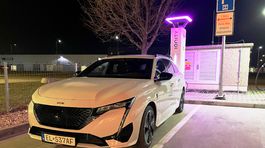 Peugeot e-308 SW GT - test nabíjania 2025