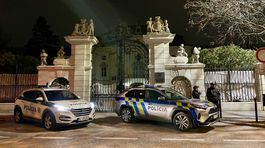 úrad vlády, polícia, policajné auto, protest, bratislava, Slovensko je Európa