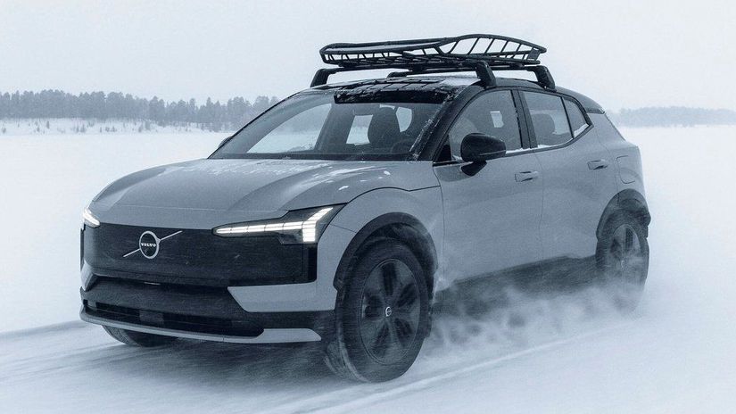 Dobrodružná verzia malého elektromobilu EX30...