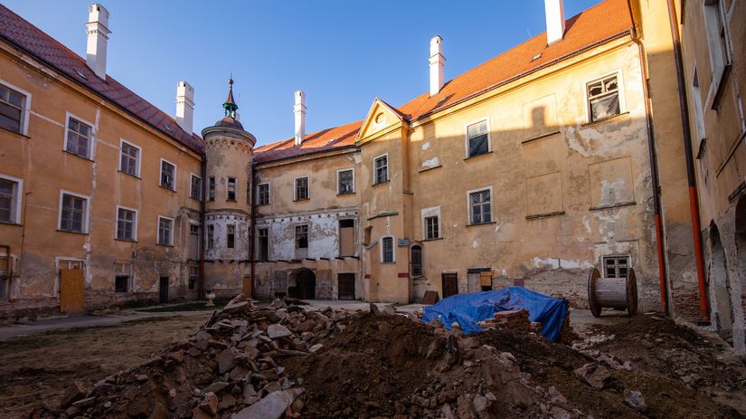 hlohovec, zámok