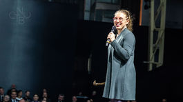 Šéfka Činohry SND Miriam Kičiňová prevzala cenu...