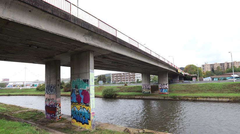 SR Banská Bystrica Radvanský most doprava stav...