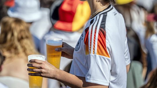 Za pohár piva hrozia rany bičom či deportácia. Futbalové MS v Arábii budú suché, Saudi prekvapili pri LGTB ľuďoch