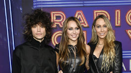 Zľava: Maxx Morando, Miley Cyrus a Tish Cyrus.