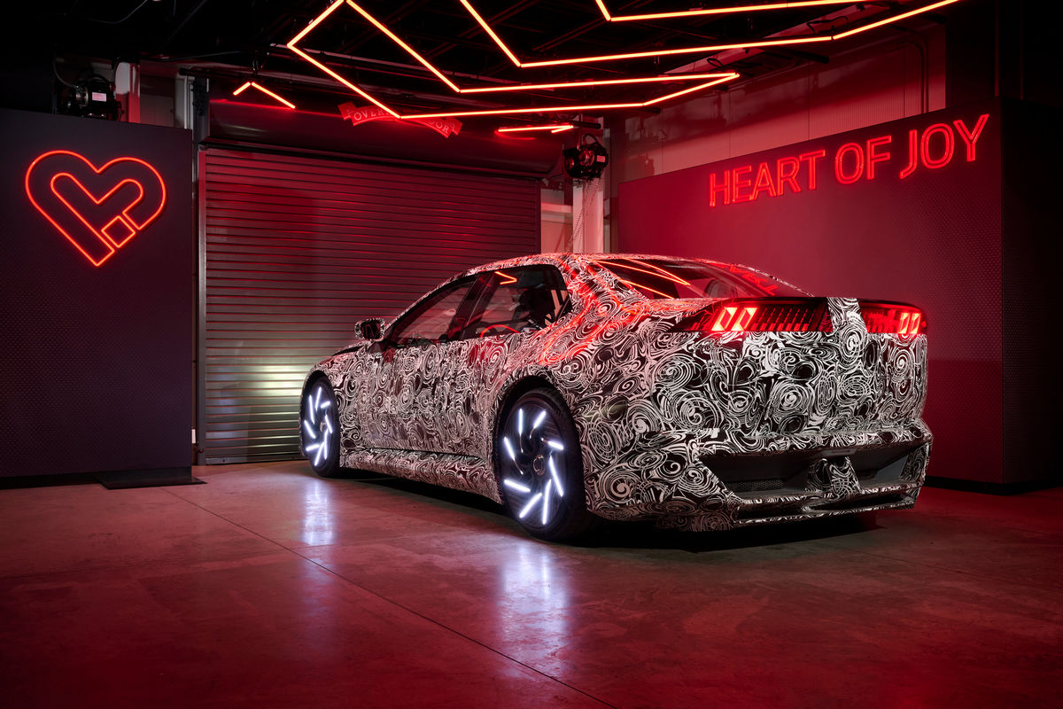 Srdcom BMW Vision je nová riadiaca jednotka...