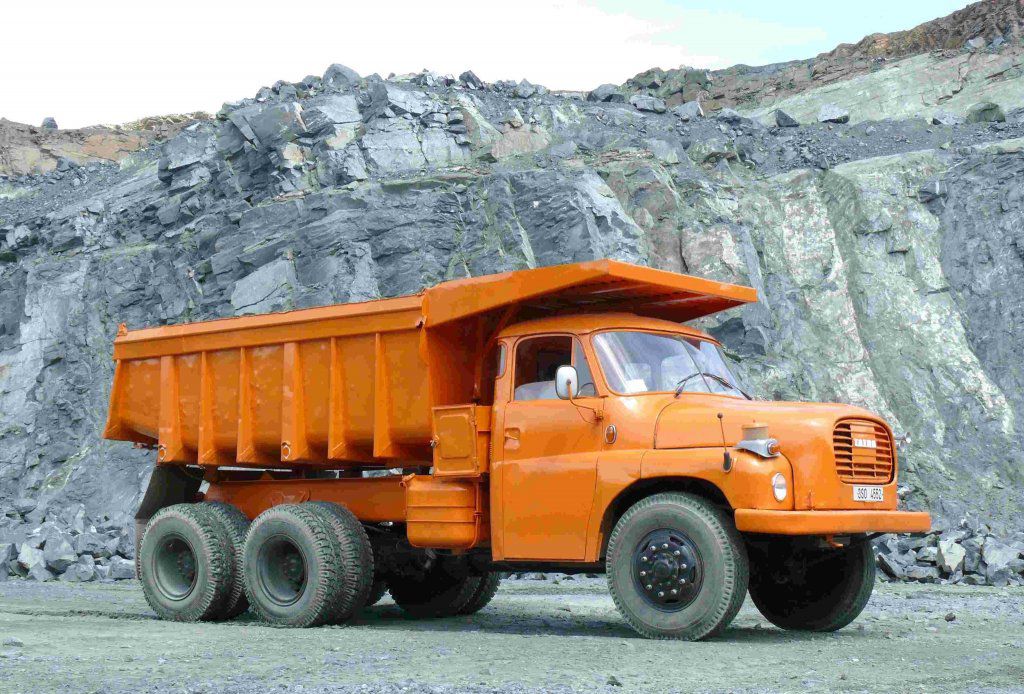 Tatra 148