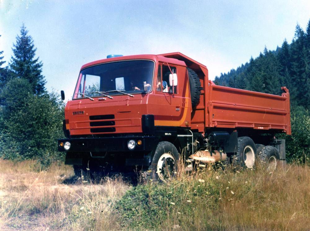 Tatra 815