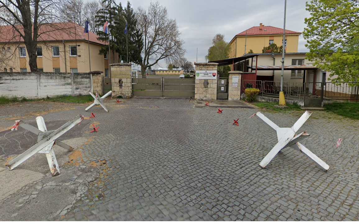 kasárne levice