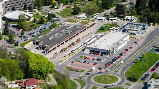 Pohľad zhora na zvolenskú autobusovú stanicu,...