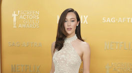 Herečka Alycia Debnam-Carey v kreácii Christian Dior. 