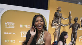 Herečka Jessica Williams v kreácii Rodarte.