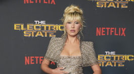 Herečka Millie Bobby Brown prišla na premiéru v kreácii Annie´s Ibiza. 