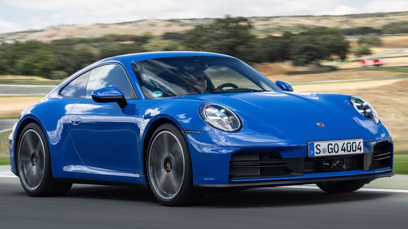 Porsche-911 Carrera-2025-wallpaper