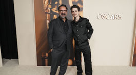 Režisér James Mangold (vľavo) a Timothee Chalamet. 