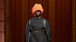 Model na prehliadke talianskeho ateliéru Fendi...