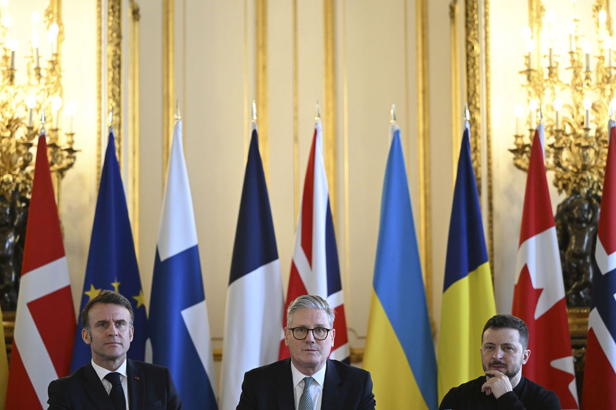 Britský premiér Keir Starmer, francúzsky...