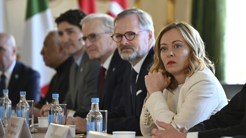 Talianska premiérka Giorgia Meloniová a český...