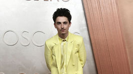 Herec Timothee Chalamet v kreácii Givenchy. 