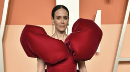 Herečka Sarah Paulson v kreácii Marc Jacobs.