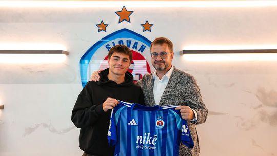 Chlapec z Popradu túži hneď po Bundeslige, nie po Slovane či Trnave. V Česku má futbal inú spoločenskú úroveň