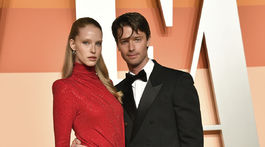 Modelka Abby Champion a jej partner - herec Patrick Schwarzenegger.