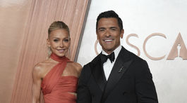 Moderátorka Kelly Ripa a jej manžel Mark Consuelos.