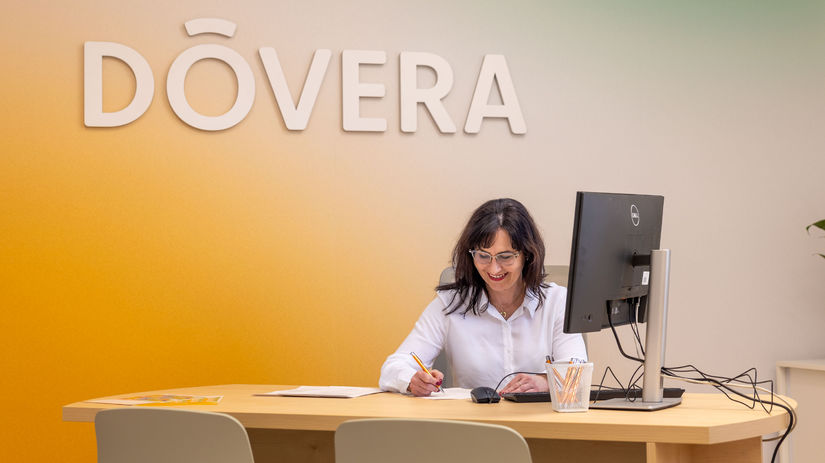 Dominuje oranžová a v logu aj mentolovo zelená.
