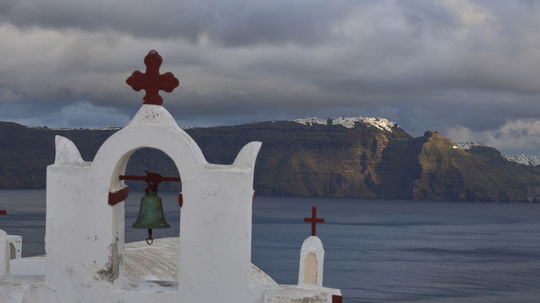 Grécke ostrovy Santorini a Kréta zasiahlo zemetrasenie s magnitúdou 6,1