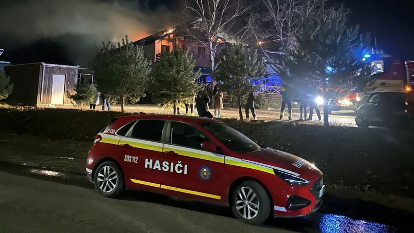 požiar, hotel, hasiči