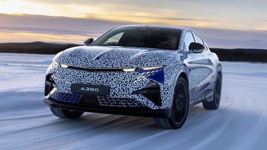 Alpine A390 - testovacie prototypy 2025