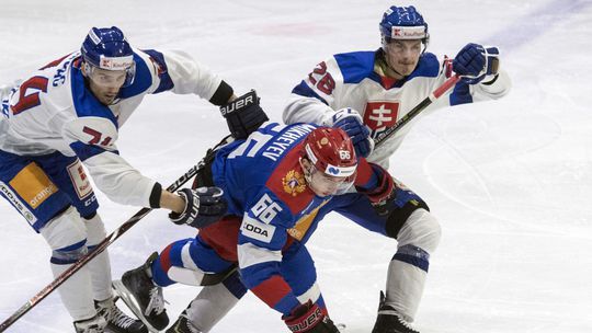 Chalanom v KHL rozumiem. Chcú sa zahojiť a morálne hľadisko ide bokom. Viac ako 9 Slovákov v Rusku ma trápi situácia u nás