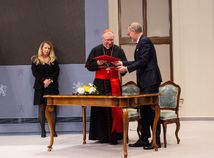 Fiala, Parolin