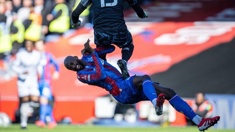 Jean-Philippe Mateta, Liam Roberts