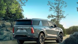 Cadillac Escalade IQL 2