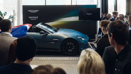 Aston Martin Vantage 