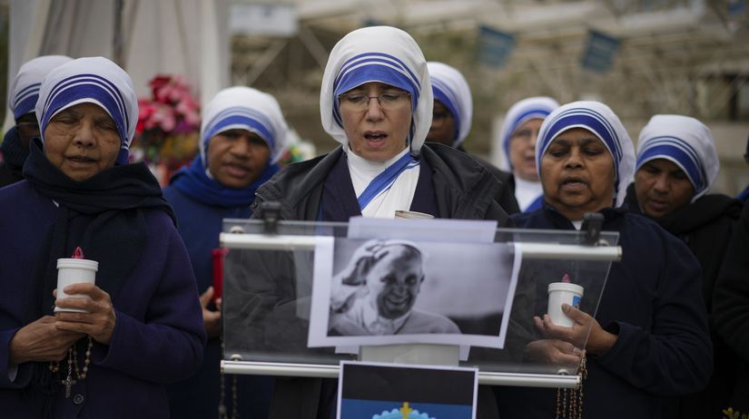 Pope Francis / Nuns /